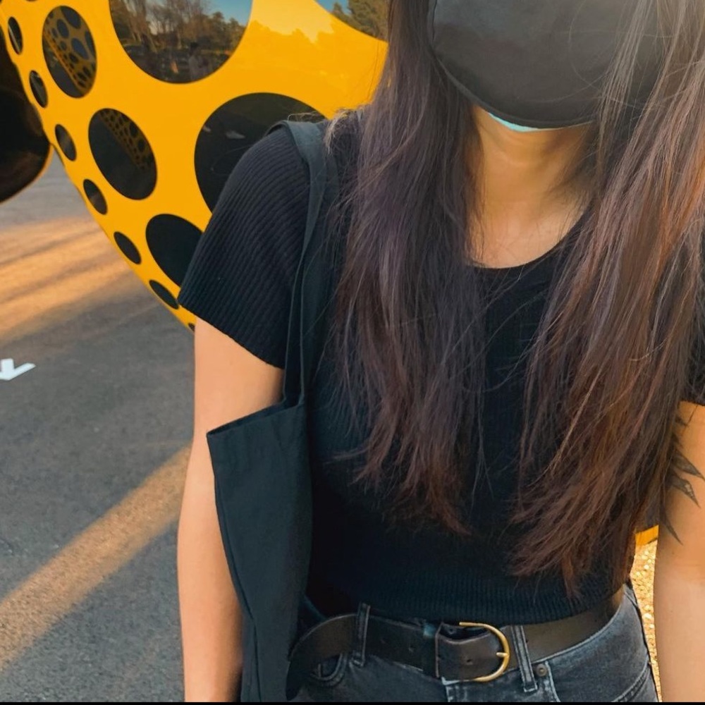 Black ribbed Victoria’s Secret short sleeve top